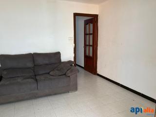 Pis a Cerdanyola Sud. Apialia presenta en exclusiva piso de 3 habitaciones a reformar