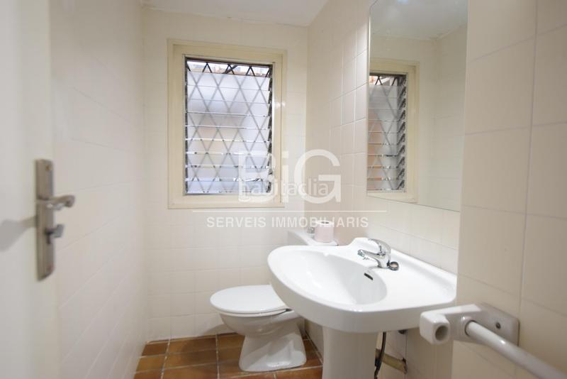 Foto 993d05db-cdd5-45d1-9f28-56c0fab1e968. Affitto locale commerciale in Centre Mataró