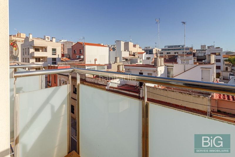Foto c3b59616-a300-439d-84a8-7f0c5ff70386. Àtic amb calefacció aparcament a Centre Mataró