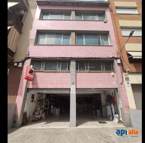Foto bbf0e067-2f77-4759-88da-e2a5f2add4b9. Edificio dos edificios en ciera en Cirera Mataró