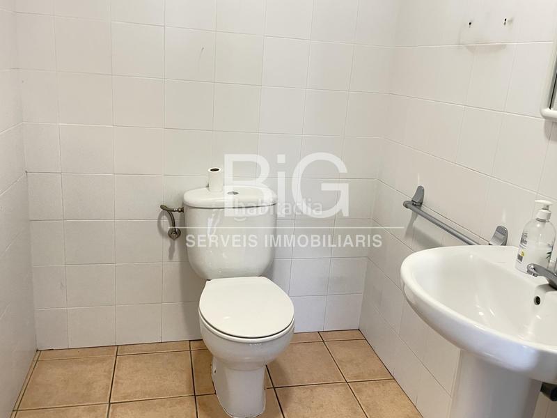 Foto aed1699c-13f9-441d-92a8-571b56006903. Affitto locale commerciale in ronda d'alfons x 'el savi' 164 in Mataró