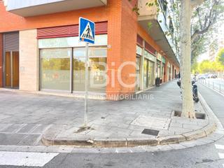 Location Local commercial à Ronda d'alfons x 'el savi' 164. Local comercial en alquiler en escorxador, mataró