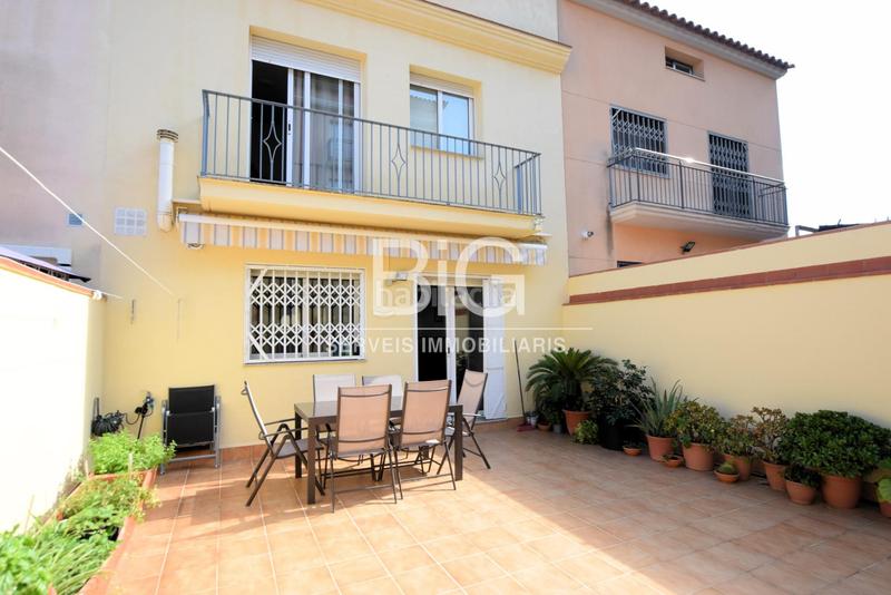 Foto 243ff9ea-7782-4553-96e8-5031c73d0ca6. Haus mit heizung parking in Nucli Urbà Argentona