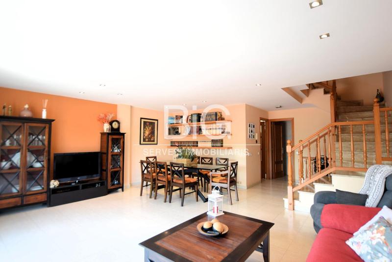 Foto 668a69f7-0f24-404a-bd5b-41ad7f32e4dd. Haus mit heizung parking in Nucli Urbà Argentona