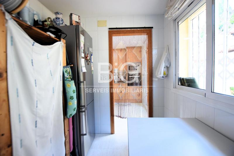 Foto 99d16a6b-1184-49cc-9992-e23564d04513. Haus mit heizung parking in Nucli Urbà Argentona