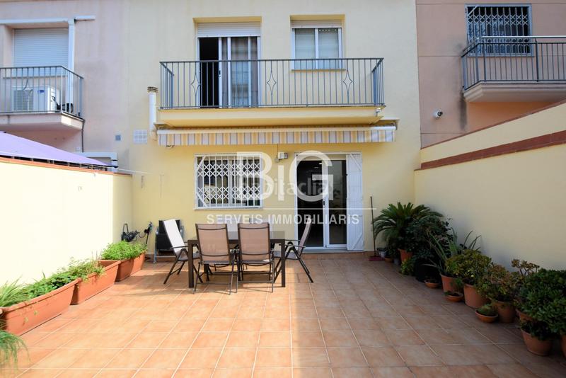 Foto f6c22b24-7cc7-42d5-a84b-05774b4aa2b2. Haus mit heizung parking in Nucli Urbà Argentona