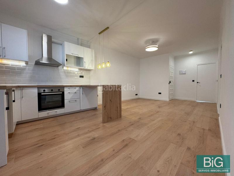 Foto d6c56c9f-1c6f-4fc9-b8d1-6e5fc0e6fc55. Piso ático reformado a estrenar terraza privada 38m2 en Mataró