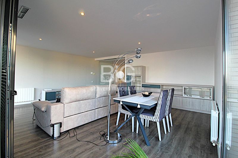 Foto 0d6ef255-8d6d-4d84-b281-dc387787ed87. Casa amb aparcament piscina a Vallveric Mataró