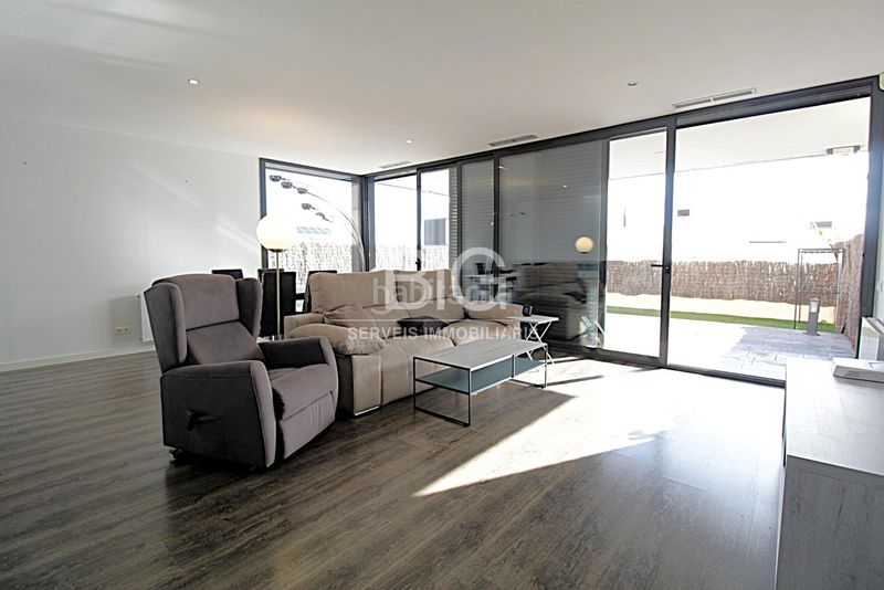 Foto 179b6b8f-70f4-4929-a319-ac33bd76504e. Casa amb aparcament piscina a Vallveric Mataró