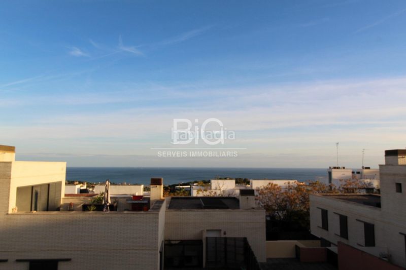 Foto b1d77ebb-ae28-413b-b187-b4a0115d4208. Casa amb aparcament piscina a Vallveric Mataró