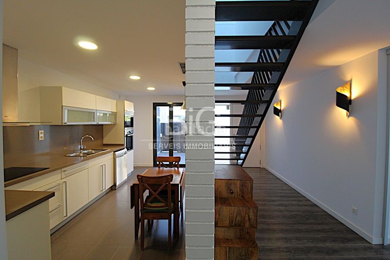 Foto e0127a73-da22-4ed4-9c91-41e53a991356. Casa amb aparcament piscina a Vallveric Mataró