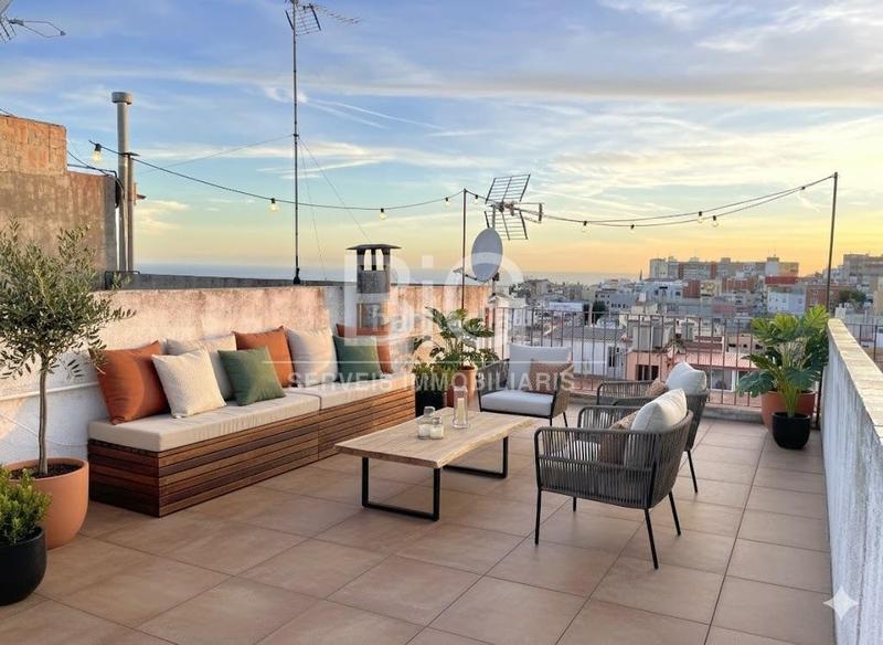 Foto 23b6da79-add8-42b7-989f-ad33aac101db. Ático  de 3 habitaciones en la llántia en La Llàntia Mataró