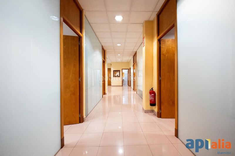 Foto f43412e0-8fef-4819-99ee-d4bd1626752d. Local comercial a Centre Mataró