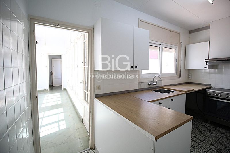 Foto 483eb2da-c036-4aad-a2f6-54d410a6f350. Àtic a Centre Mataró