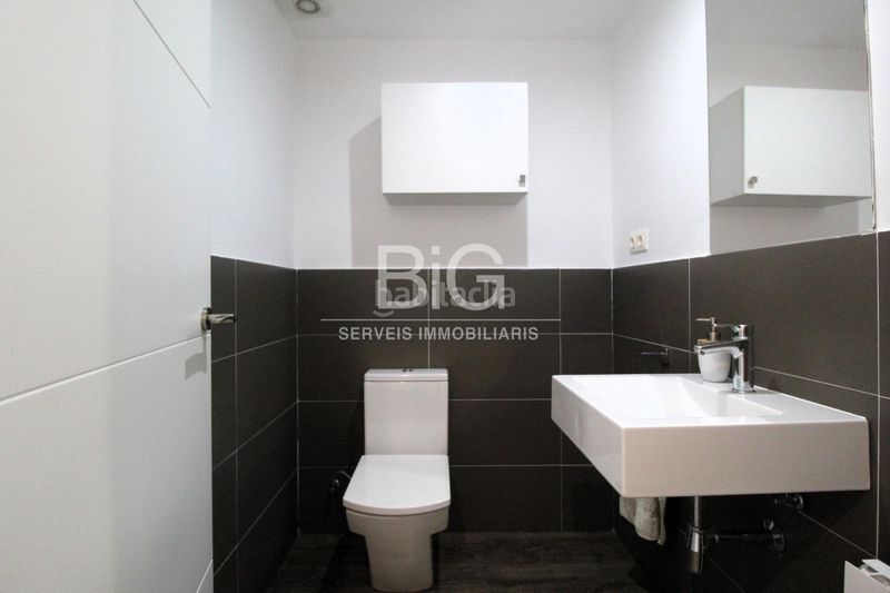 Foto ff071f75-f5ff-4e1e-9f58-bafc5b03c8d3. Casa amb calefacció aparcament piscina a Vallveric Mataró