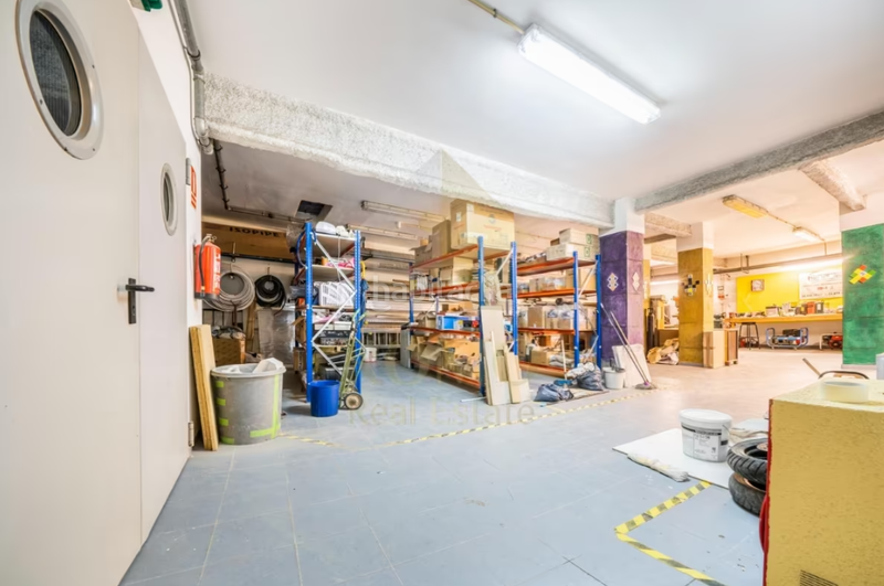 Foto 13f6f1ae-9a83-4caf-9cf3-6568d39e8d88. Local comercial se vende local comercial - calle navarra en Granollers