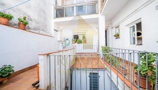 Edifici  Carrer de josep maria de segarra. Edificio en rentabilidad en santa perpètua de mogoda | ¡ideal in