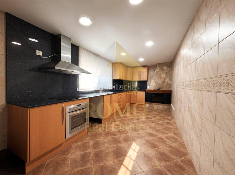 Foto c4c21019-a0ae-401d-856b-73da84c36c3a. Casa adosada casa reformada en el centro con terraza y 5 habitaciones – lista para entrar a vivir en Polinyà