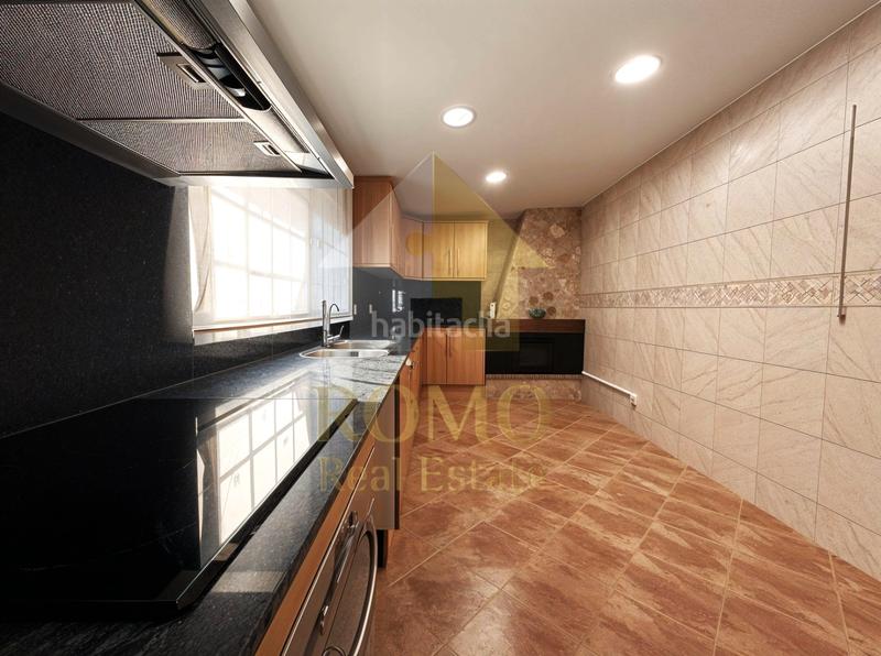Foto c89b6c94-6319-4c37-bbca-1023e4add502. Casa adosada casa reformada en el centro con terraza y 5 habitaciones – lista para entrar a vivir en Polinyà