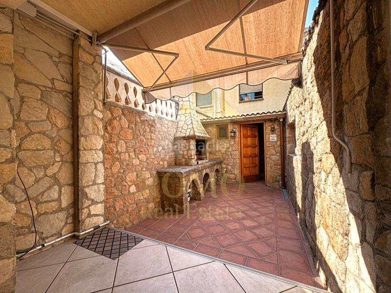 Foto e62f64ee-4f1e-4e7b-a08c-c0bfa5ddac2f. Casa adosada casa reformada en el centro con terraza y 5 habitaciones – lista para entrar a vivir en Polinyà