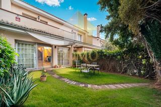 Casa adossada  Avinguda u. “adosado secrets”