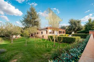 Casa  Carrer puiggraciós. Life picture