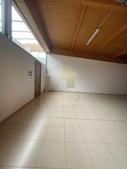 Alquiler Oficina  Avinguda de santiga. Local en alquiler en el centro de santa perpètua