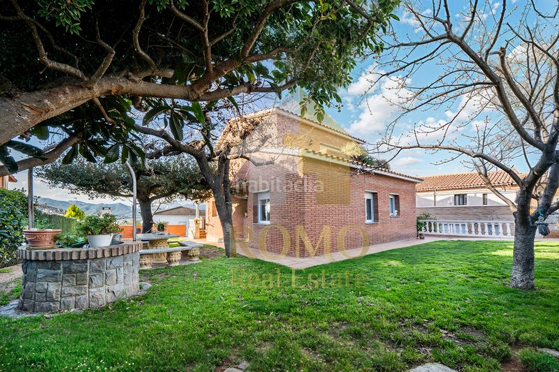 Foto 14e17d3d-0470-456c-a830-764de2eac279. Chalet con riscaldamento parcheggio in Ametlla del Vallès (L´)