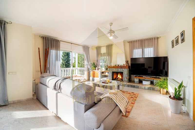 Foto c02d6ccc-643b-4c78-9a46-f2f230598590. Chalet con riscaldamento parcheggio in Ametlla del Vallès (L´)