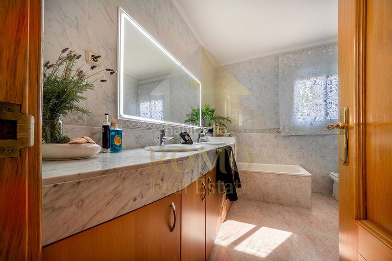 Foto da400825-4526-468e-9c0e-e133e3443106. Chalet con riscaldamento parcheggio in Ametlla del Vallès (L´)