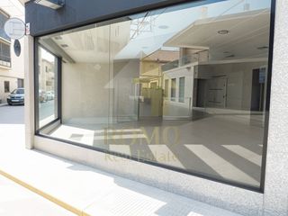 Alquiler Local Comercial  Plaça nova. Local comercial en alquiler – santa perpètua de mogoda