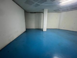 Location Parking voiture  Avinguda de mossèn jacint verdaguer. Se alquila amplio box/local de 75 m² ideal para almacén, parking