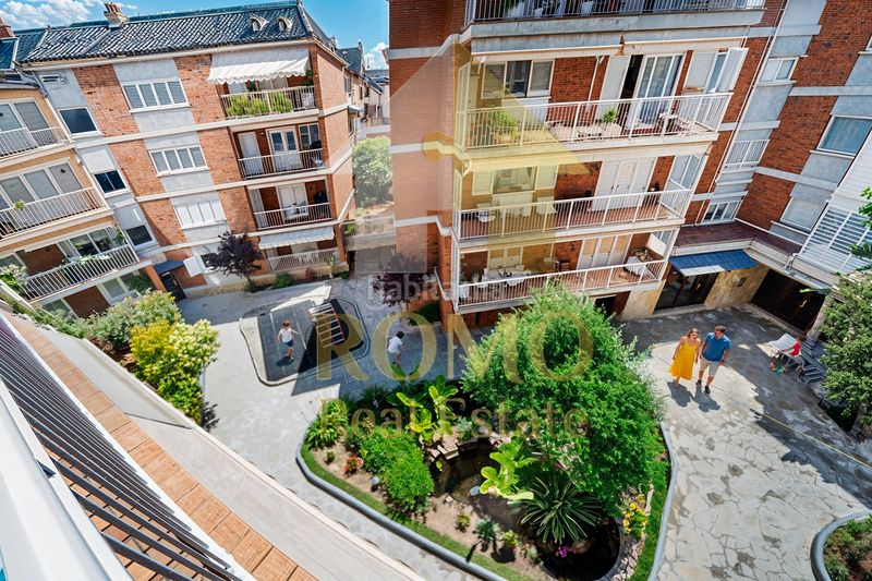 Foto 90f53506-9650-4e66-8a5c-52d1c2104aab. Pis amb calefacció aparcament piscina a La Font d´en Fargues Barcelona