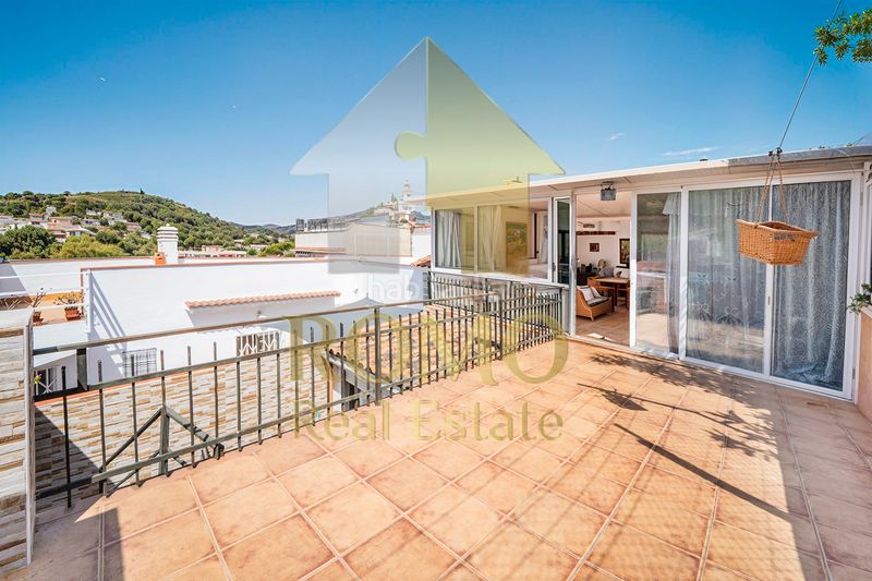 Foto afdff8bd-cb4b-425d-a4c4-eeba011068da. Casa a schiera con parcheggio in Montgat