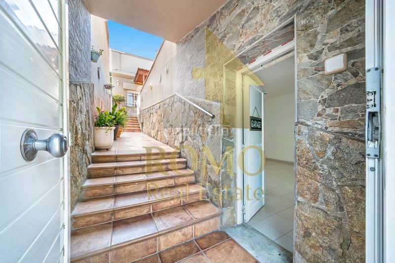 Foto d3154f76-6f9f-43ce-a472-c49bcd1bcf83. Casa a schiera con parcheggio in Montgat