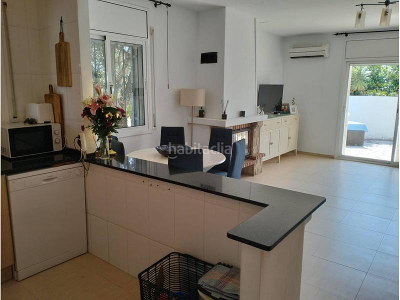 Foto 3143abd9-5b57-4e78-9dfc-3166717123d9. Casa pareada zona tranquila en Platja de Mont-roig Mont-roig del Camp