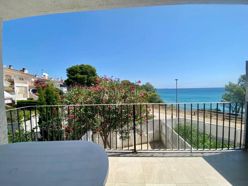 Foto 08819ffb-3629-403a-af48-728b71d500b3. Casa adosada adosado en primera línea de mar en Passeig Marítim Miami Platja