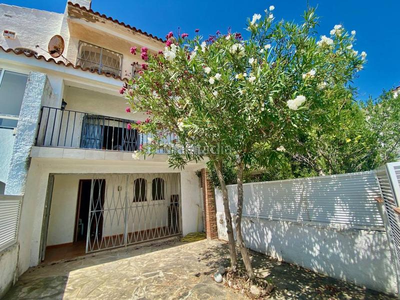 Foto 431c17c4-f282-49cf-b428-7b78051c16fe. Casa adosada adosado en primera línea de mar en Passeig Marítim Miami Platja
