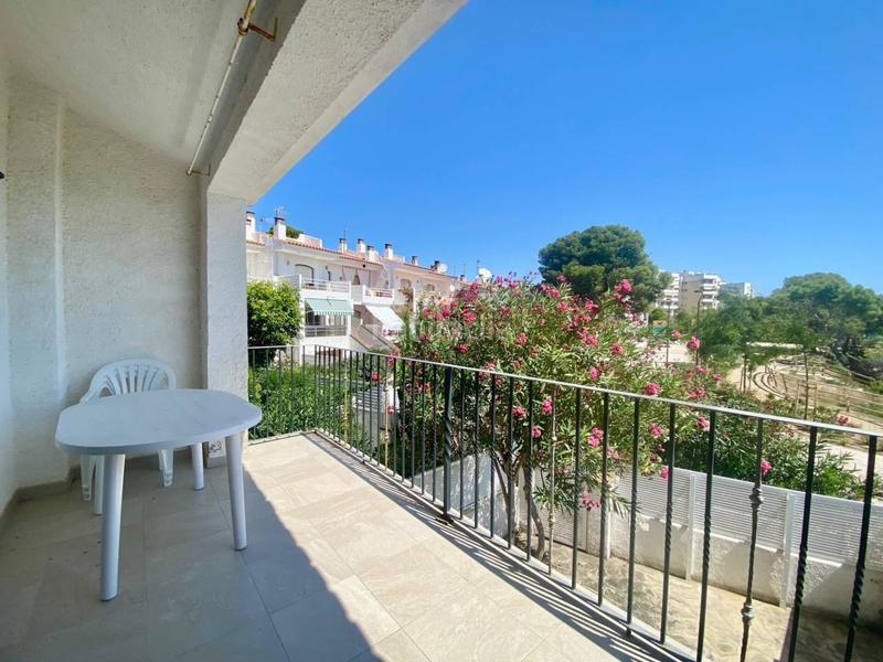 Foto 46acee50-f289-4aeb-a39e-22a50739f49c. Casa adosada adosado en primera línea de mar en Passeig Marítim Miami Platja