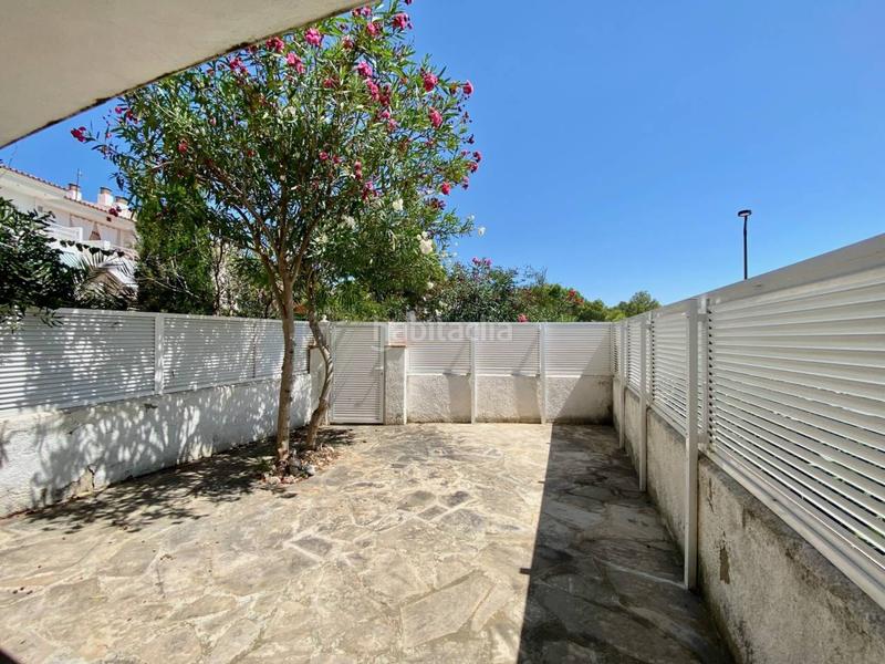 Foto 623e20cb-fecf-4dc7-9d65-1c62648ace96. Casa adosada adosado en primera línea de mar en Passeig Marítim Miami Platja