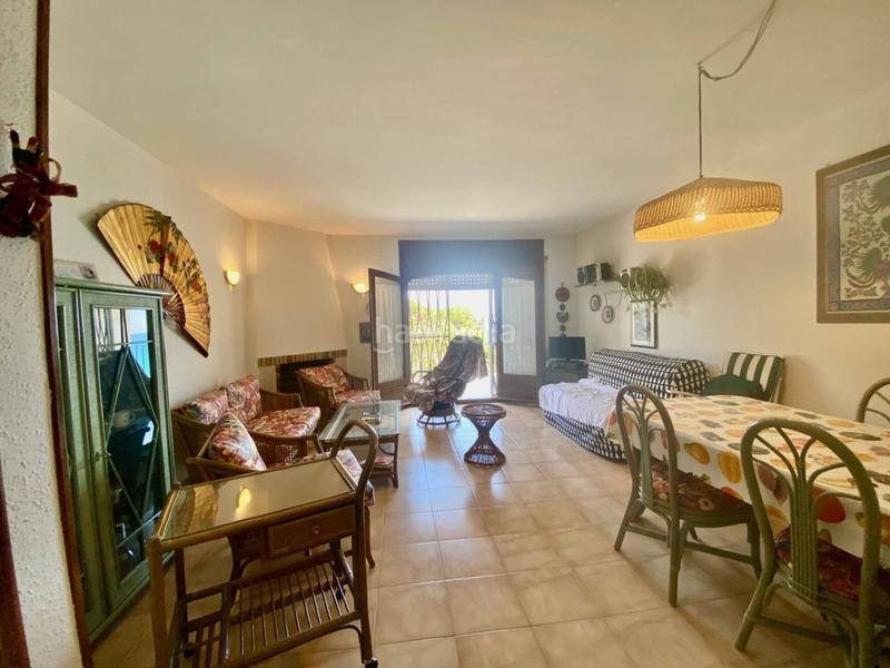 Foto 77d79bb2-bf57-4f82-9385-856dd3881b9e. Casa adosada adosado en primera línea de mar en Passeig Marítim Miami Platja