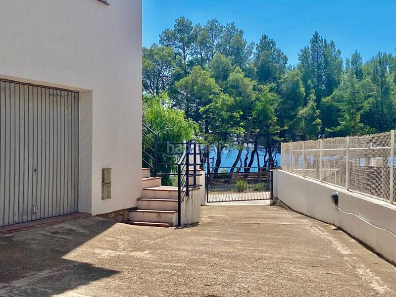 Foto ca554def-5fdc-40f1-b6e5-a09f4ca42f16. Casa adosada adosado en primera línea de mar en Passeig Marítim Miami Platja