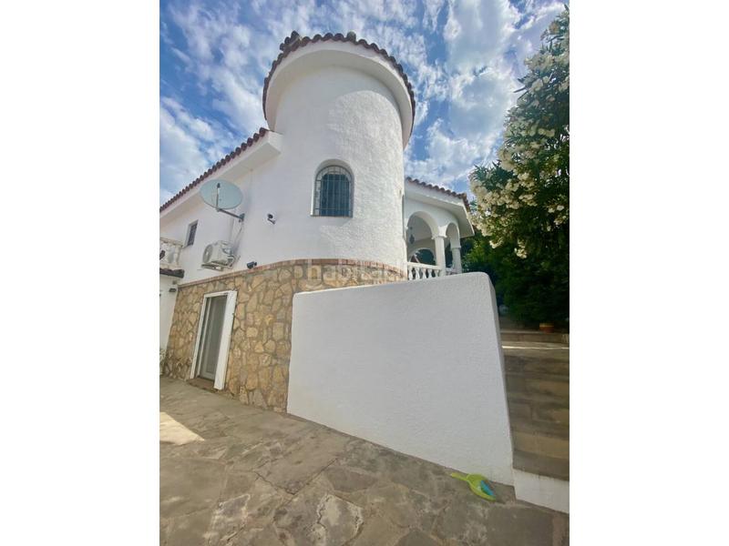 Foto dfd2fa62-1791-4022-8caf-023d64c04aa0. Chalet con parcheggio in Platja de Mont-roig Mont-roig del Camp