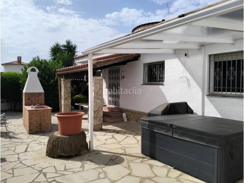 Foto e445c33e-ee4e-407a-a9db-7bb3df7d90f1. Chalet con parcheggio in Platja de Mont-roig Mont-roig del Camp