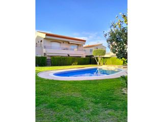 Casa a Avenida doctor gil vernet 44. Trebol