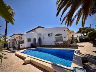Chalet en Centre. Chalet independiente con piscina, centrico