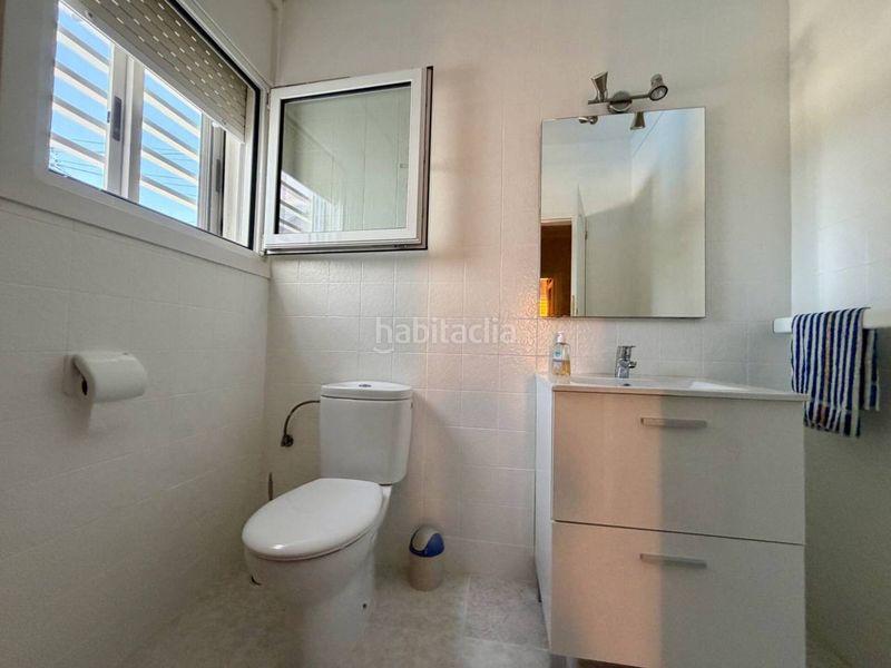 Foto c2cb1814-8e3a-4585-b155-b5ee01f6f991. Xalet amb calefacció aparcament piscina a Centre Miami Platja