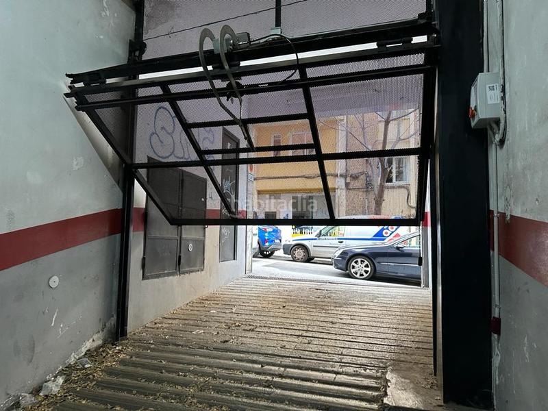 Foto 9b1bfec6-20c2-4a18-8ab7-865b1f033430. Alquiler parking moto parking doble para motos en calle gomis en Barcelona