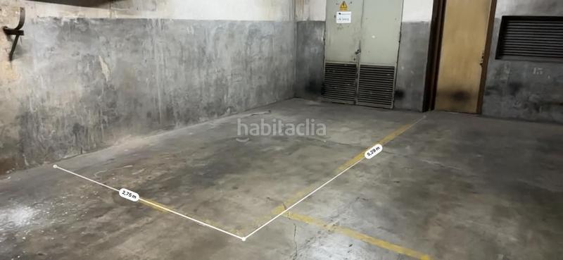 Foto ec81def7-3c88-4b37-b6df-7ed198642cdc. Alquiler parking moto parking doble para motos en calle gomis en Barcelona