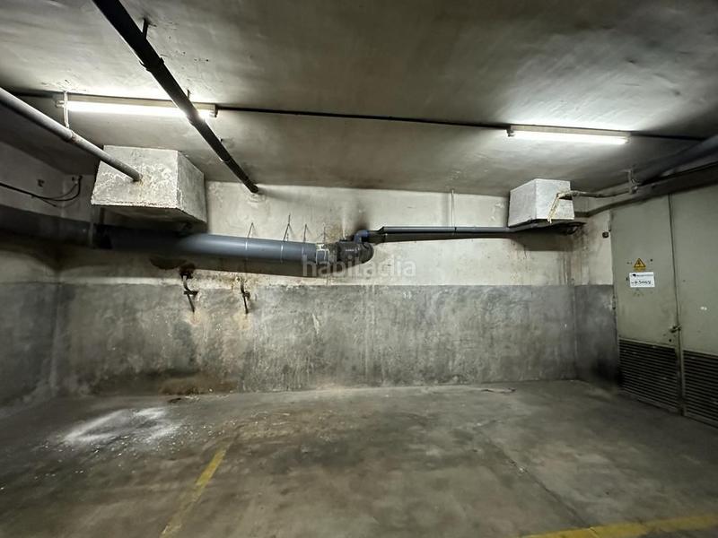 Foto f111fce4-5eff-4430-b807-b3db64e00aca. Location parking moto dans Vallcarca - Penitents Barcelona